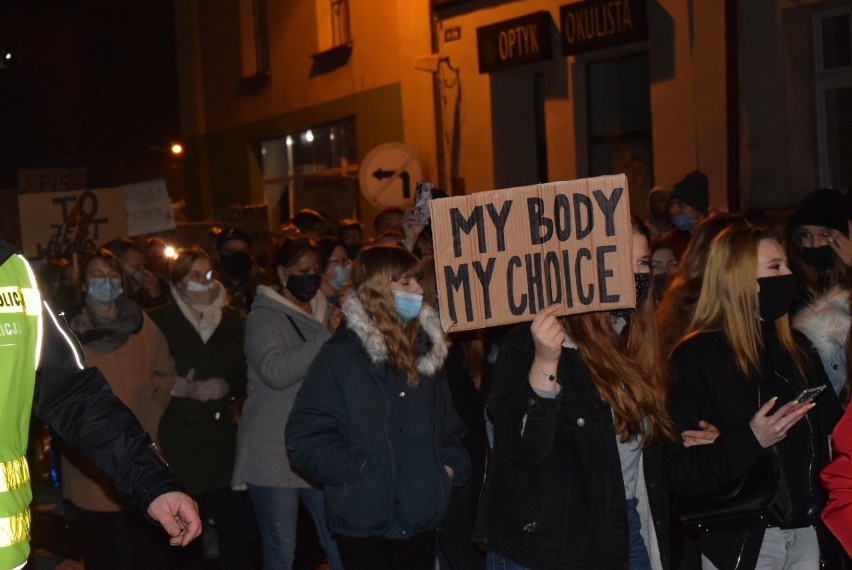 Protest kobiet Gniezno. Przejadą przez miasto samochodami