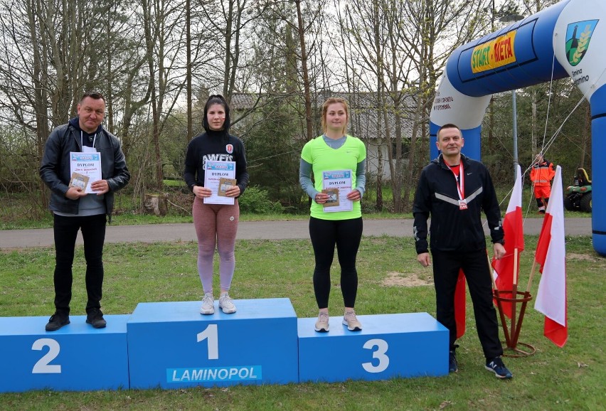 Piknik patriotyczno-sportowy w Postominie. Były biegi i marsz nordic walking [zdjęcia]