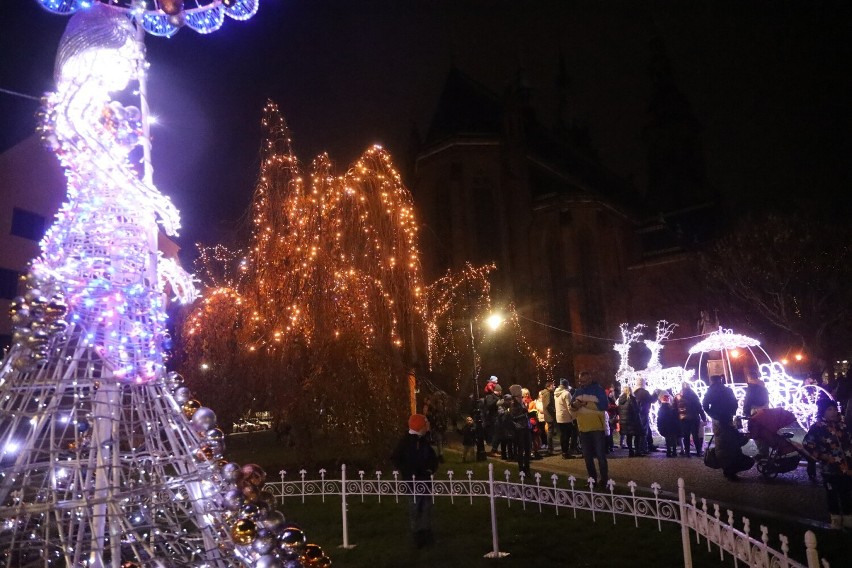 Inauguracja Świątecznej Iluminacji w Legnicy, zobaczcie aktualne zdjęcia