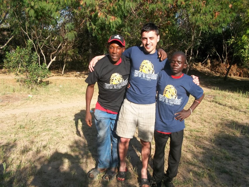 Bytom : Lekarz z Bytomia pojechał do Zambii. Chciał sprawdzić się w trudnych warunkach