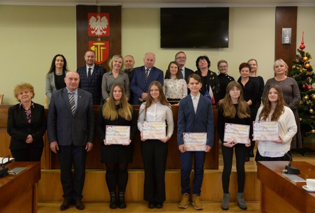 Wręczenie stypendiów Partnerskiego Miasta Roselle w bocheńskim magistracie, 13.12.2022