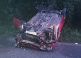 Wypadek w Piasecznie: Pijany kierowca dachował. Miał prawie 3 promile
