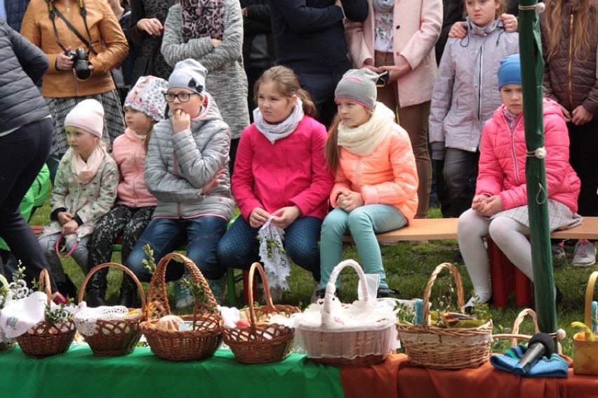 Syców: Poświęcenie pokarmów u sióstr urszulanek