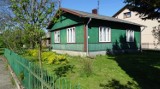 Domy w cenie mieszkania na sprzedaż w odległości do 15 km od Skierniewic. Co można kupić?