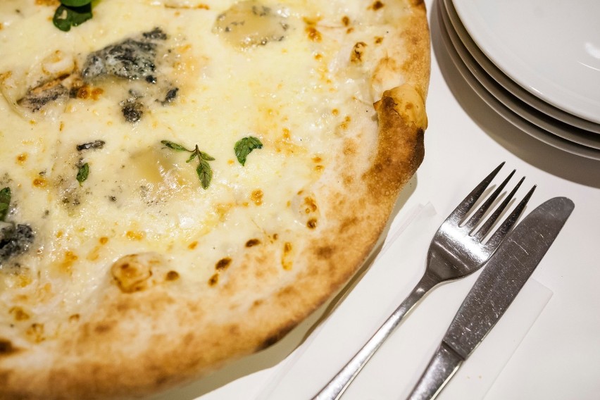 Jednym z najpopularniejszych dań kuchni włoskiej jest pizza.