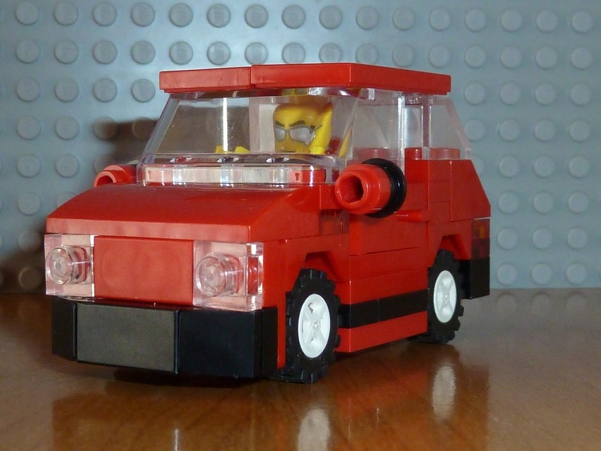 Fiat 126p z LEGO