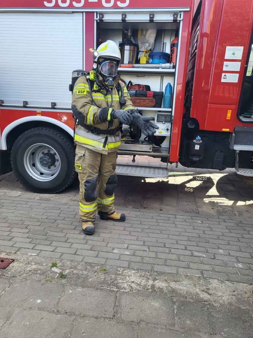 Strażacy OSP Uniejów gasili pożar poszycia leśnego. Nie była to jedyna akcja z ich udziałem w ostatnich dniach ZDJĘCIA