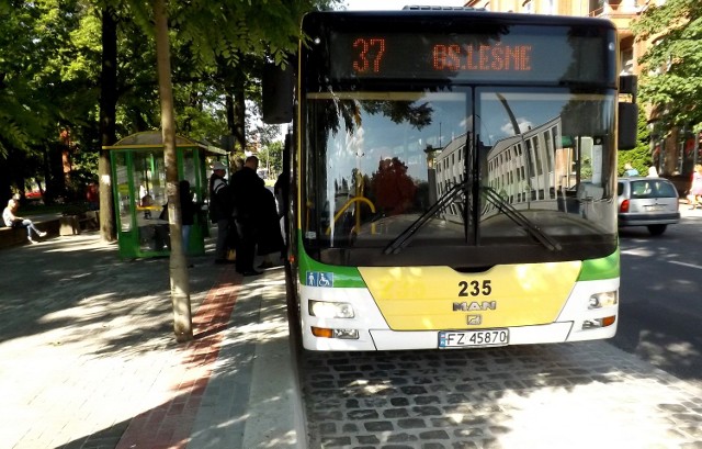 Przystanek Dworzec PKP po remoncie zatoki autobusowej