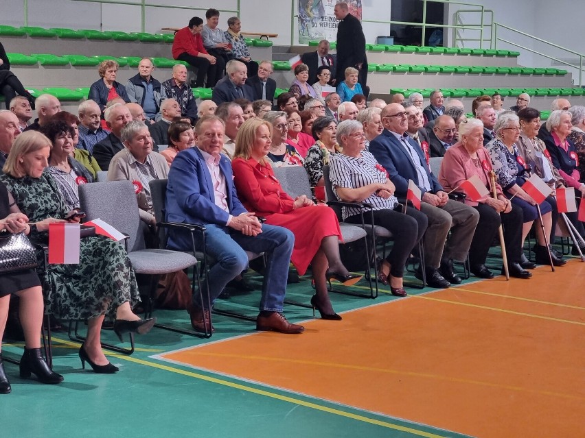 Obchody Dni Seniora w Starej Dąbrowie. Przy muzyce i na tańcach