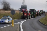 Ciągniki rolnicze na drogach całego regionu. Protest także w Szczecinku [zdjęcia]