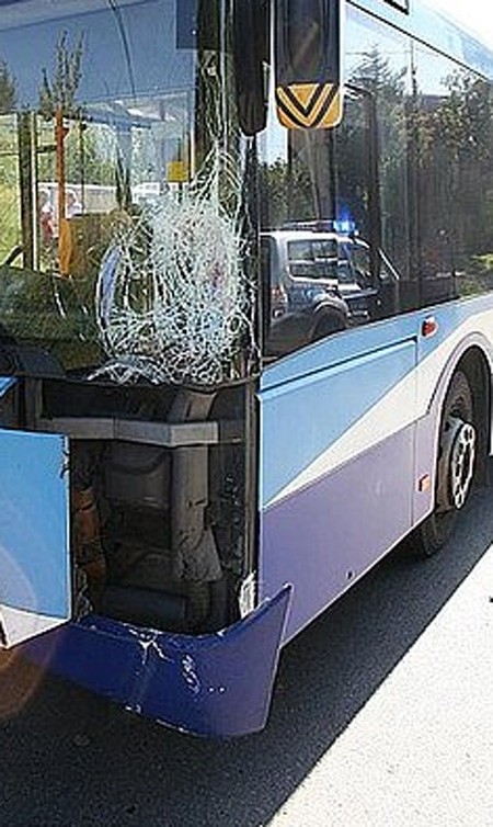 Śmiertelny wypadek w Czeladzi na ul. Wiejskiej. Nie żyje kierowca skutera