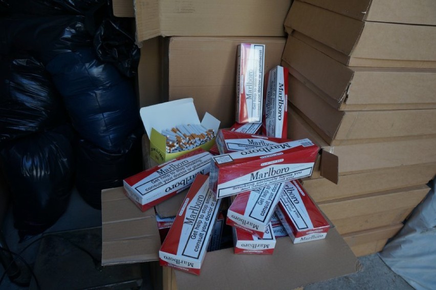 Kruszyna: Nielegalne papierosy: 25 tysięcy paczek i 120 kg tytoniu