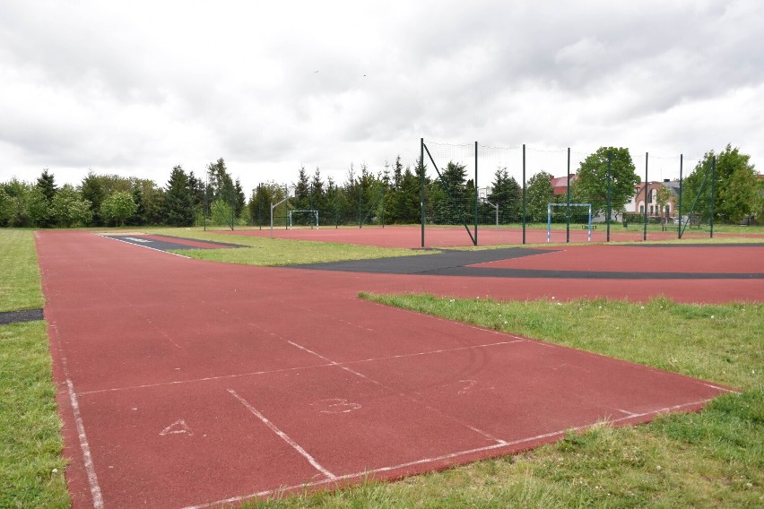 Malbork. Lekkoatletyczny orlik przy SP 8 będzie wymagał kompleksowej naprawy? Sześć lat temu kosztował 750 tys. złotych