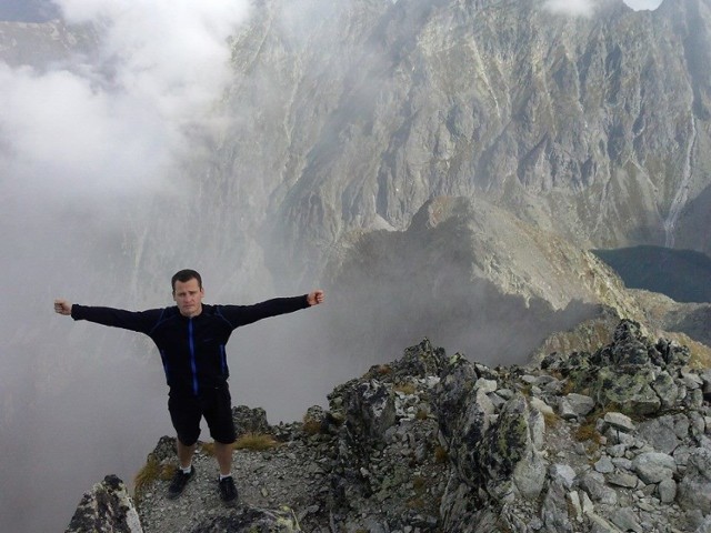 Marcin Micherda, zawsze uśmiechnięty 31-latek, pasjonat górskich wycieczek, stanął przed najważniejszą walką, walką o życie.