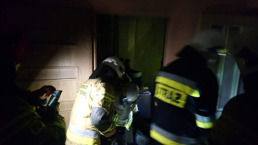 Z pożarem w domu w Czeszewie walczyły zastępy straży z całej...