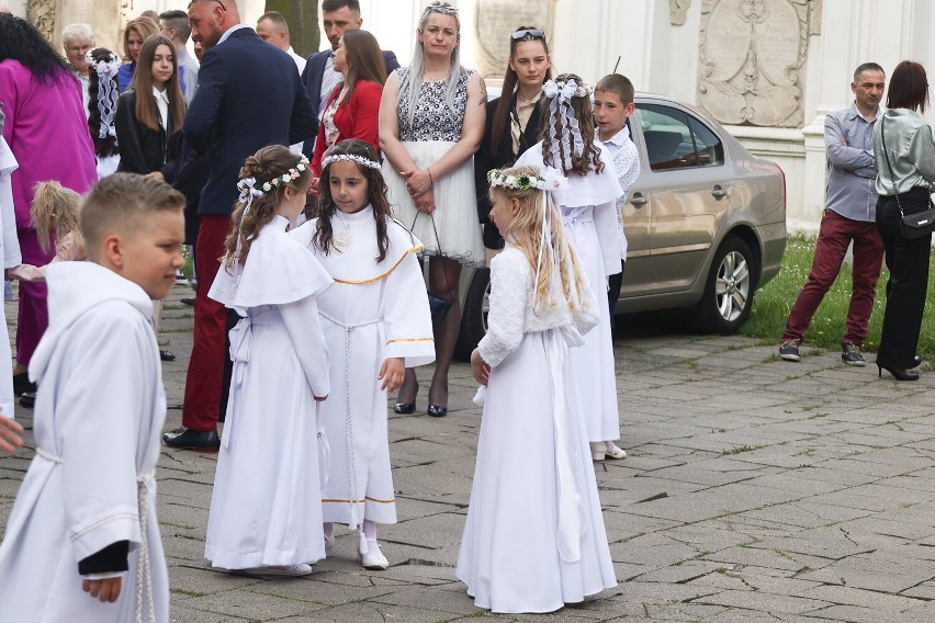 I Komunia Święta w parafii świętego Krzyża w Lesznie 21 maja 2023