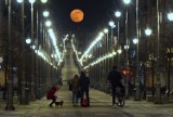 Superksiężyc nad Kielcami, pierwszy w 2021 roku. Niesamowity widok [ZDJĘCIA]