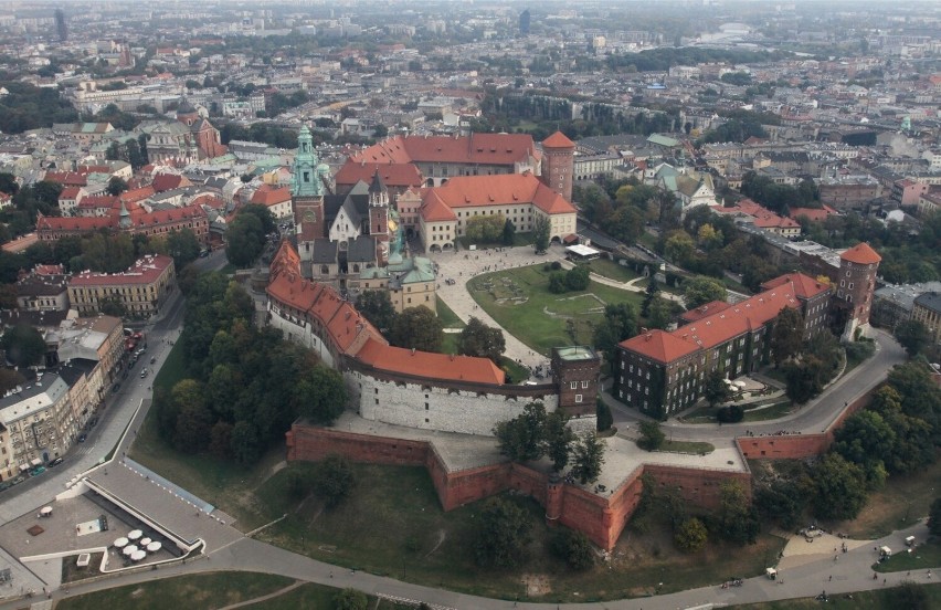 Wawel to chyba najsłynniejszy polski zamek i nie ma się...