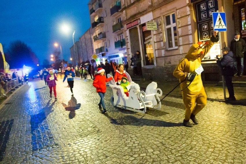 Skwierzyński Charytatywny Bieg Mikołajkowy na zdjęciach...