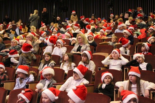 Mikołajki z Filharmonią Kaliską. Dzieci wysłuchały najpiękniejszych kolęd świata