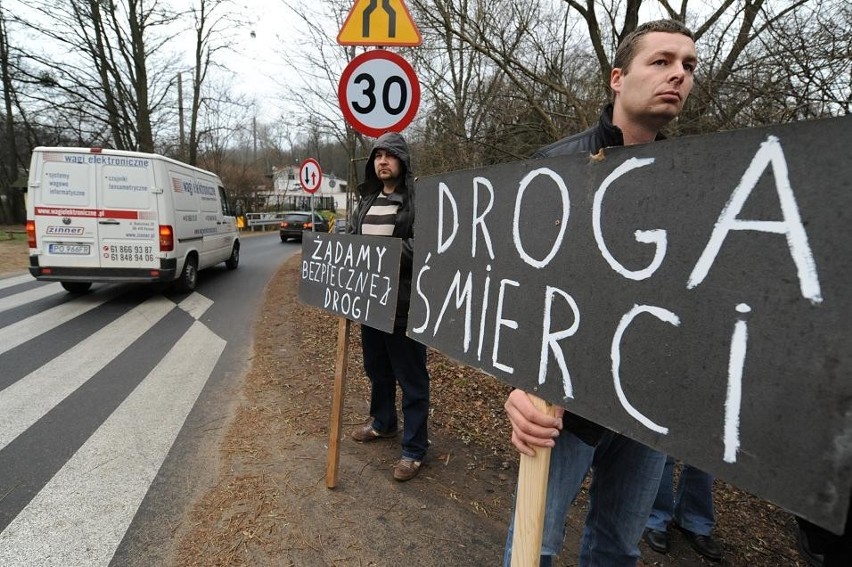 Protestowali mieszkańcy ulicy Biskupińskiej [ZDJĘCIA]