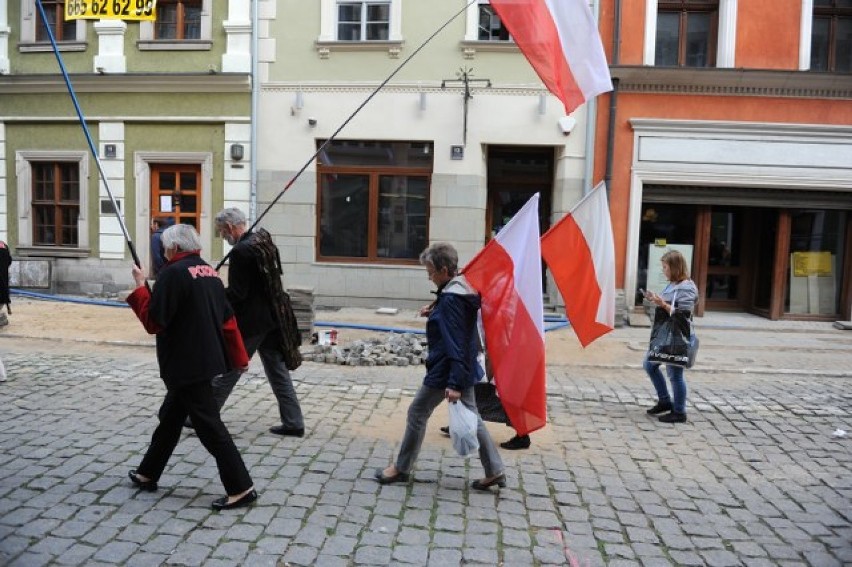 Klub Gazety Polskiej uczcił kolejną miesięcznicę katastrofy...