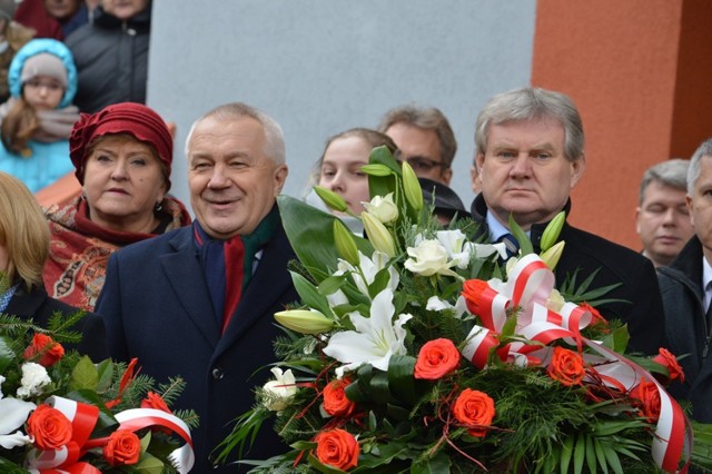 Stanisław Papuga i Eugeniusz Walus często reprezentowali elektrownię i kopalnię na uroczystościach patriotycznych. 11 listopada po raz ostatni.