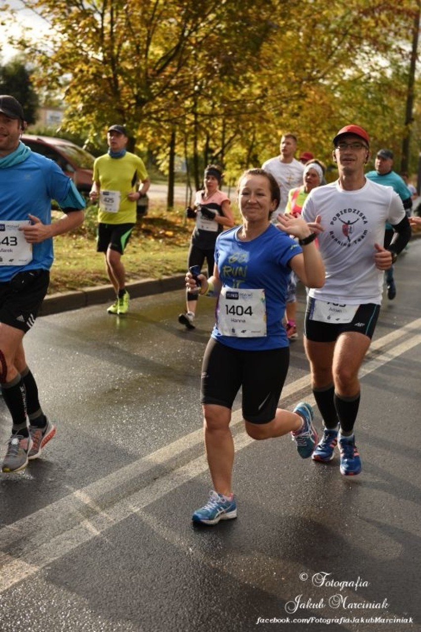 Uczestnicy Poznań Maratonu na zdjęciach Jakuba Marciniaka