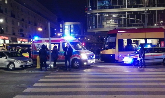 Wypadek w centrum. Są utrudnienia, korki i opóźnienia