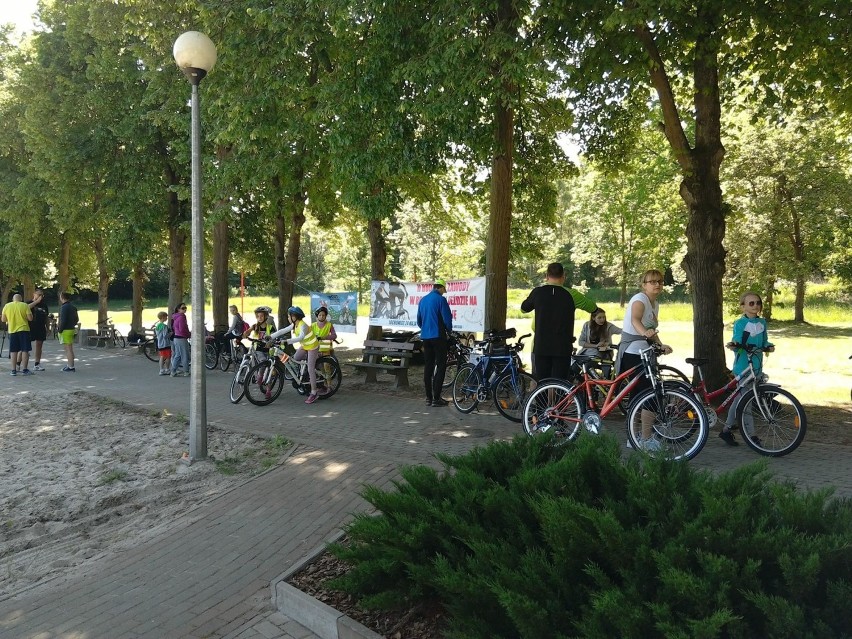 Rodziny na rowerach w Krośnie Odrzańskim [zdjęcia]