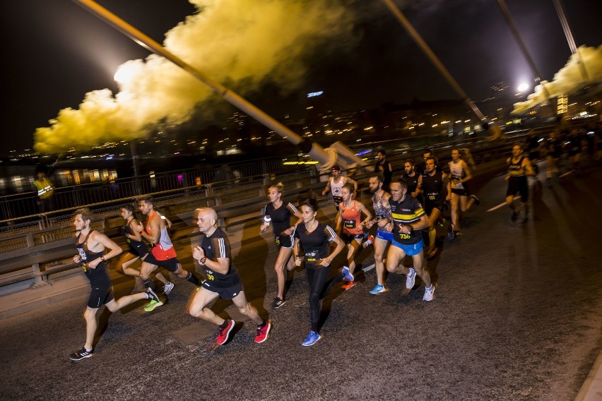 adidas Runners x Warsaw Night Mile. W Warszawie odbył się nocny bieg przez Most Świętokrzyski [ZDJĘCIA]