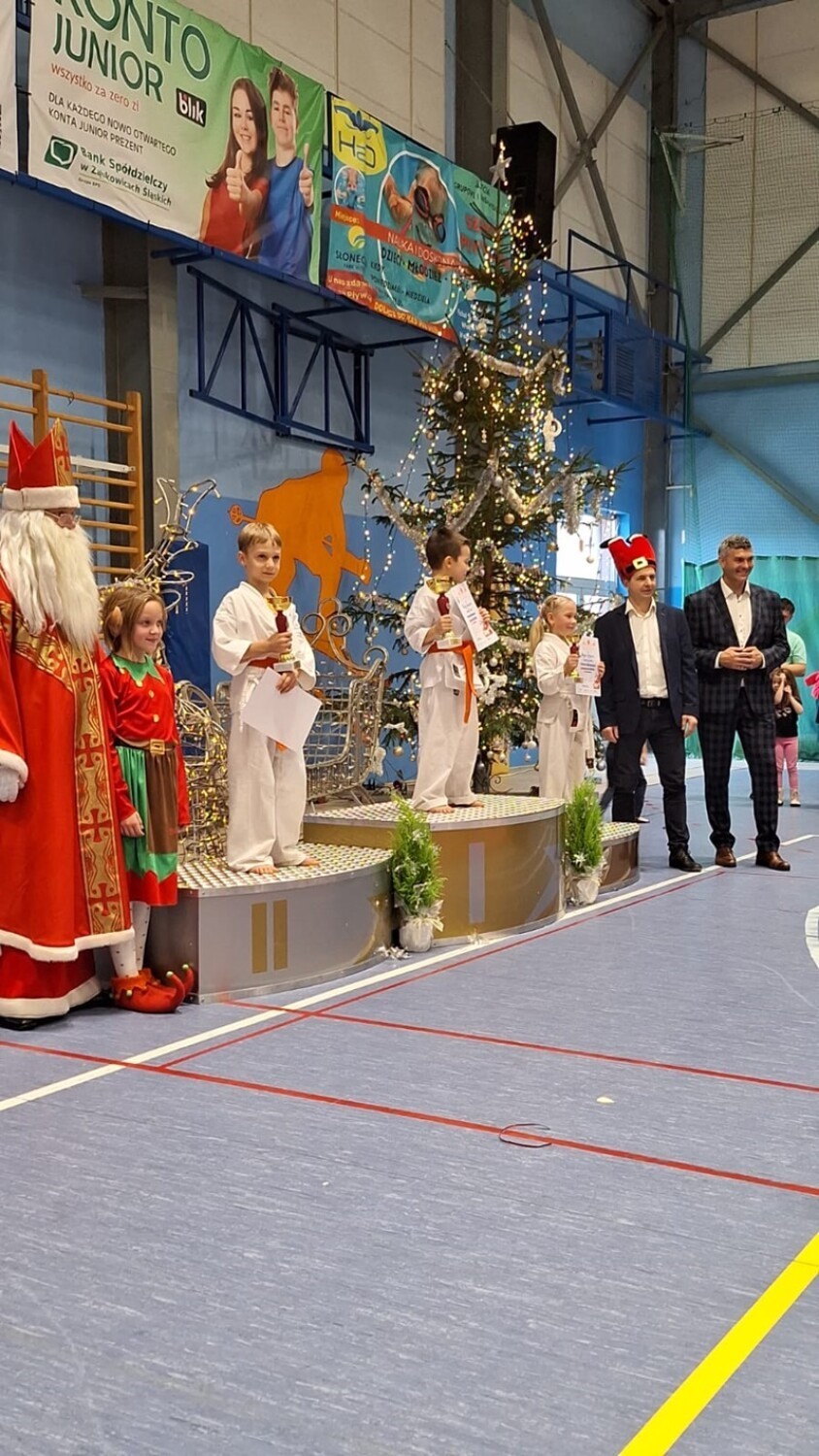 Mikołajkowy Turniej Karate w Ząbkowicach Śląskich, legniczanie wrócili z medalami