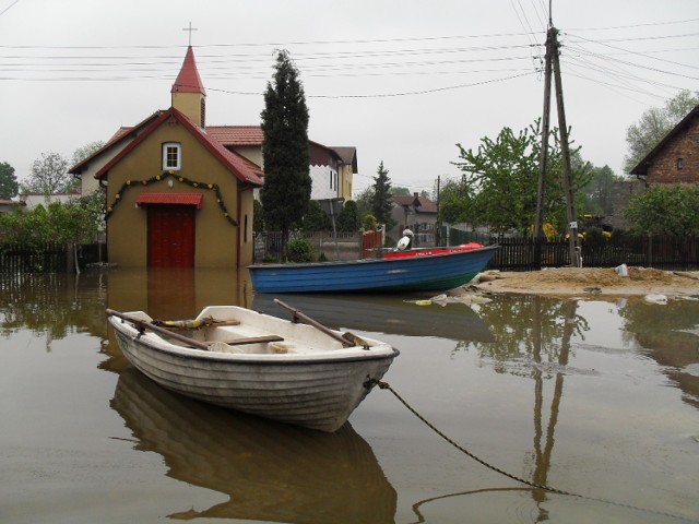 Chełm Mały podczas powodzi 2010