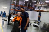 Siatkówka. Wilfredo Leon, ambasador podkrakowskiej firmy Galeco, odwiedził jej fabrykę w Balicach [ZDJĘCIA]