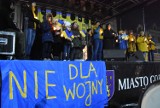 Gorlice. Demonstracja poparcia oraz koncert artystów z powiatu dla Ukrainy. Musicalowe "Uciekali" wybrzmiało szczególnie