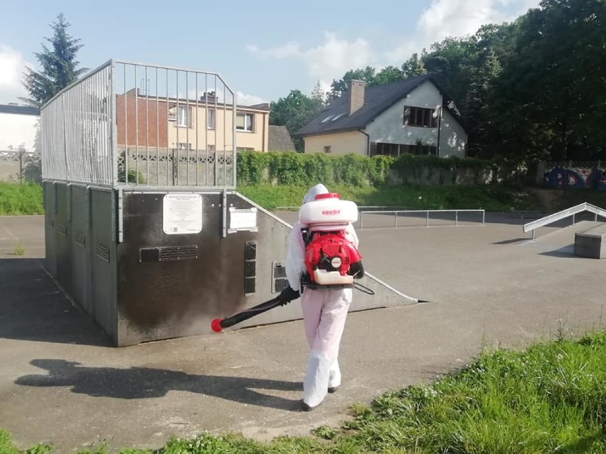 MOSiR Lipno wynajął firmę, by zdezynfekować pływalnie i Orlik. Wszyscy wracają do pracy 