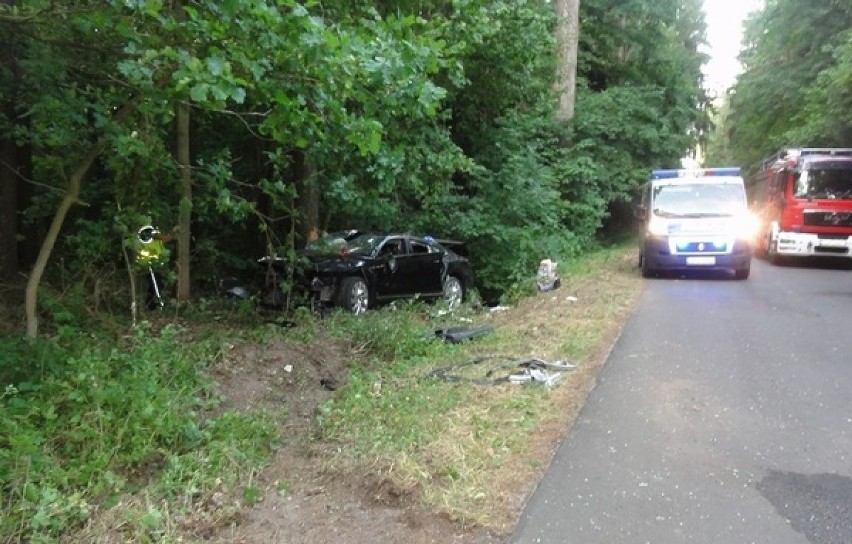 Wypadek w Imiołkach. 5 osób trafiło do szpitala, w tym dziewczynka, która została przetransportowana śmigłowcem   