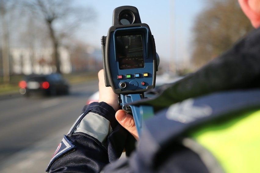 Rzeszów: miał prawo jazdy od niespełna roku, a nazbierał ponad 20 punktów karnych. Jechał przez Rzeszów z prędkością 184 km/h