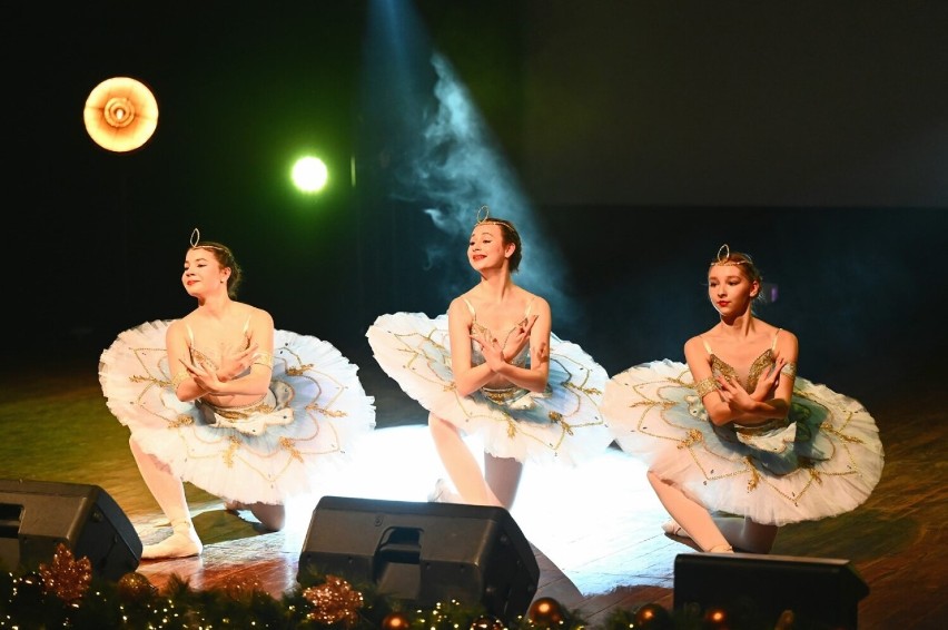 Koncert noworoczny "Gala Muzyki Świata i Operetki” odbył się na scenie Miejskiego Domu Kultury - ZDJĘCIA