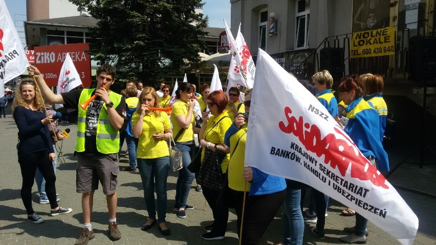 Pracownicy Praktikera protestowali w Dąbrowie Górniczej