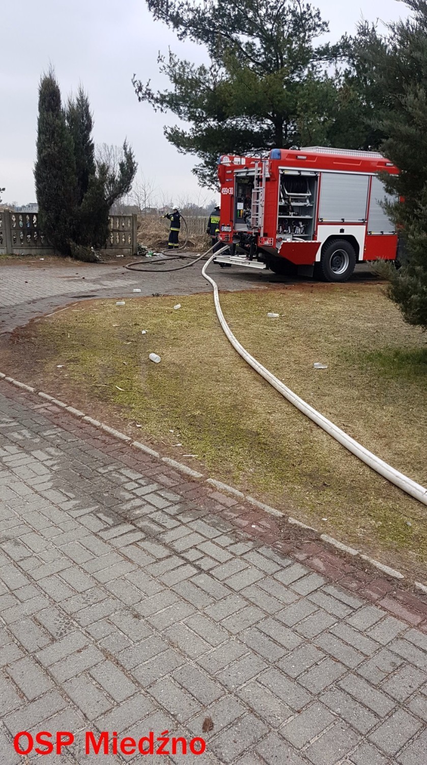 Pożar śmieci przy cmentarzu w Miedźnie. Mieszkańcy już dawno zgłaszali problem wysypiska FOTO