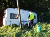 Niebezpieczne zdarzenie koło Oleśnicy, od auta na K11 odłączyła się przyczepa