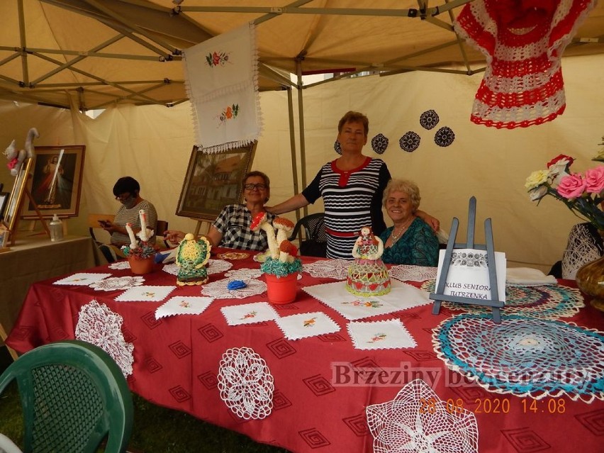 Seniorzy ze skierniewickiego klubu "Jutrzenka" na Festiwalu Kultury Regionalnej w Brzezinach [ZDJĘCIA]