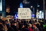 Ogólnopolski Strajk Kobiet trwa, do akcji dołączyło ponad 200 miast. Gdzie i kiedy kolejne strajki? Lista protestów, nie tylko w Polsce