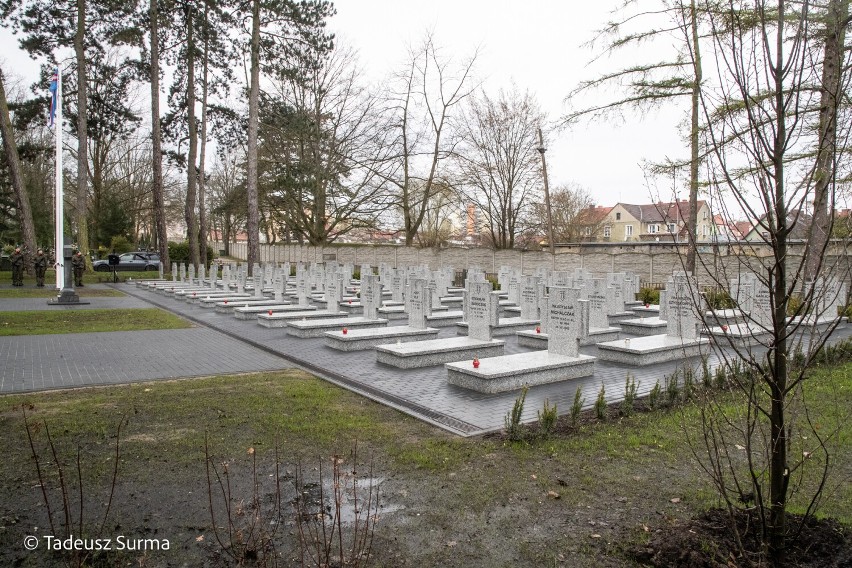 Stargardzkie święto saperów. Apel na cmentarzu wojennym, defilada i pokaz sprzętu