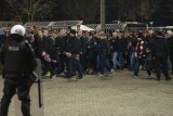 Derby Krakowa 2016. Kibice Cracovii przemaszerowali na stadion Wisły [ZDJĘCIA, WIDEO]