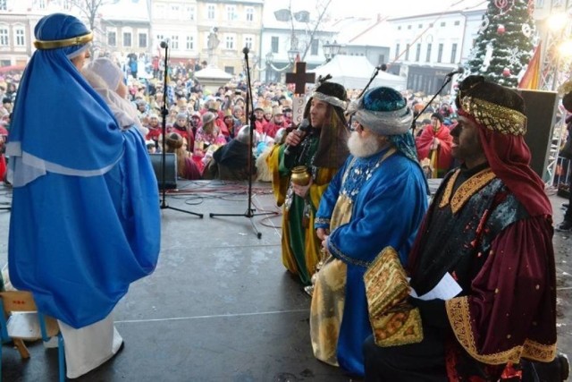 W Bielsku-Białej Orszak Trzech Króli dotrze na Rynek, gdzie królowie wraz z uczestnikami symbolicznie pokłonią się Dziecięciu