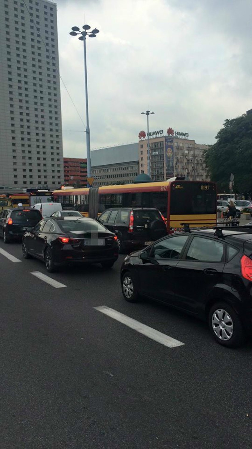 Gigantyczne korki w centrum miasta. Paraliż stolicy przez...