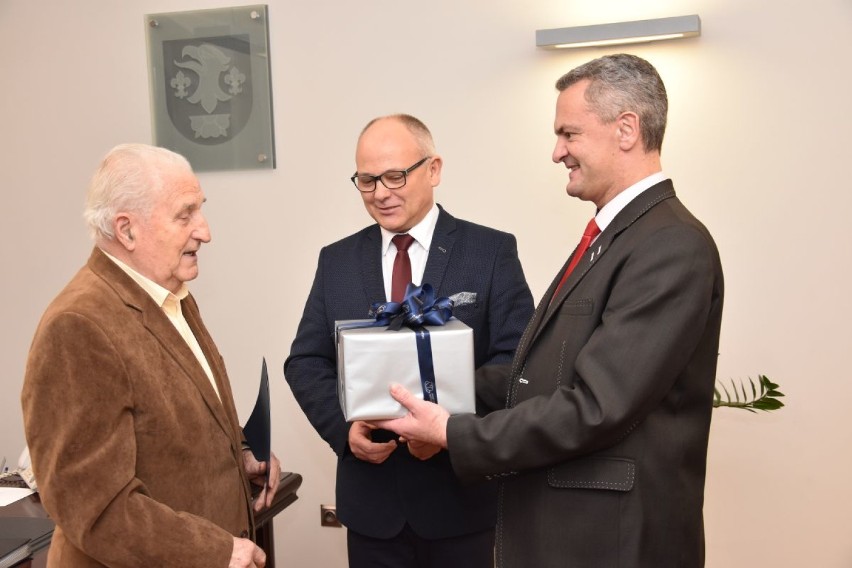 Pan Kazimierz po ponad 60 latach pracy przeszedł na emeryturę