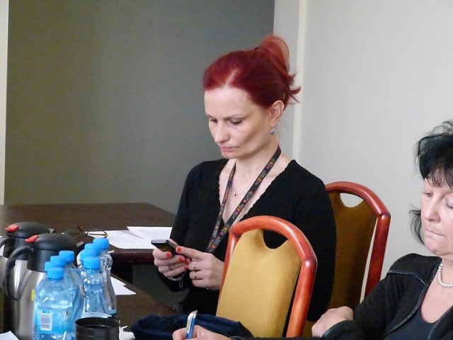 Magdalena Pietrzak na posiedzeniu komisji rewizyjnej